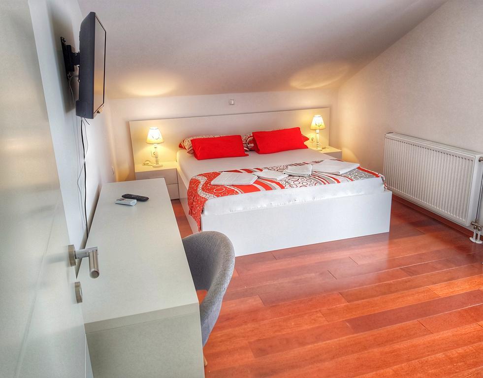 פומנה Apartments Slavica מראה חיצוני תמונה